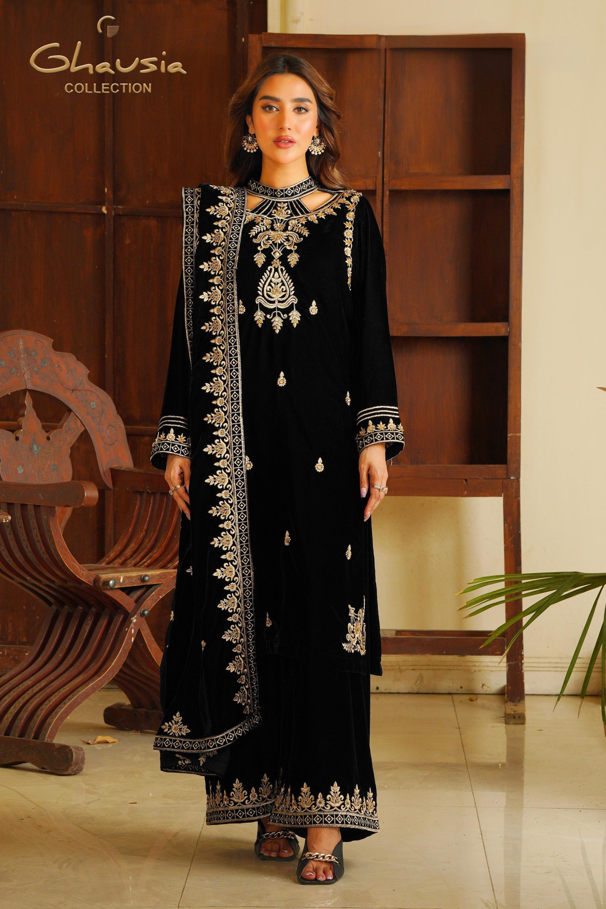 Velvet Embroidered 2p - G 1933 - Ghausia Collection