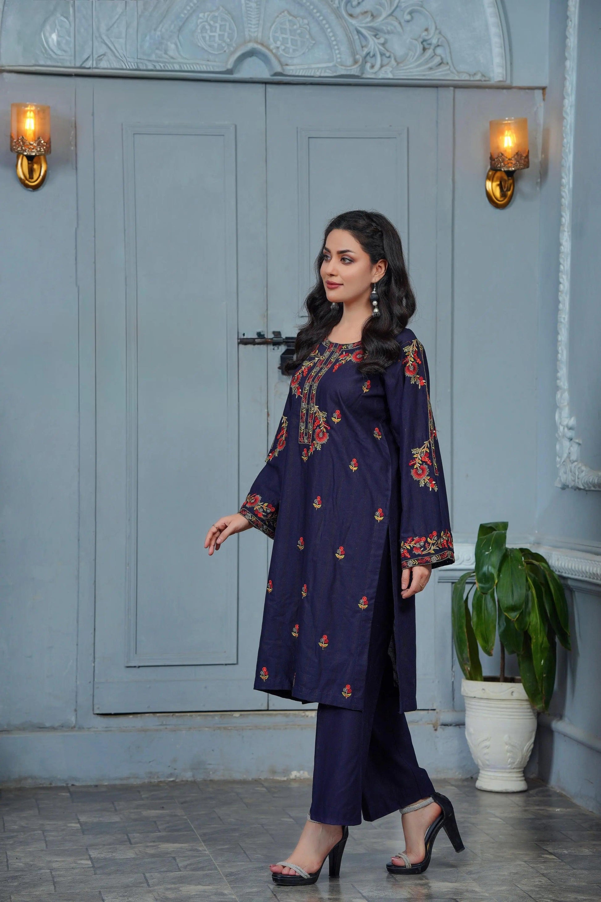 Embroidered Cambric Cotton 2pc ~ G1899 - Ghausia Collection